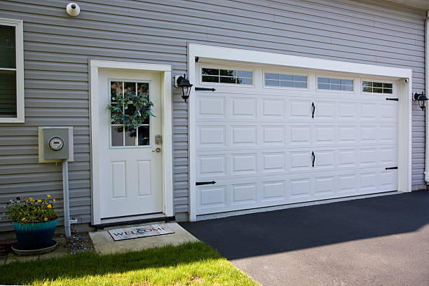 24/7 Emergency Garage Door Panel Replacement experts in Milan, MI